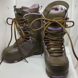 Cute Coffee Colored Snowboard Boots with purple details